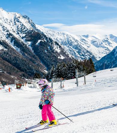 AlpeGrandSerre ski famille -Olivier HUMEAU.jpg