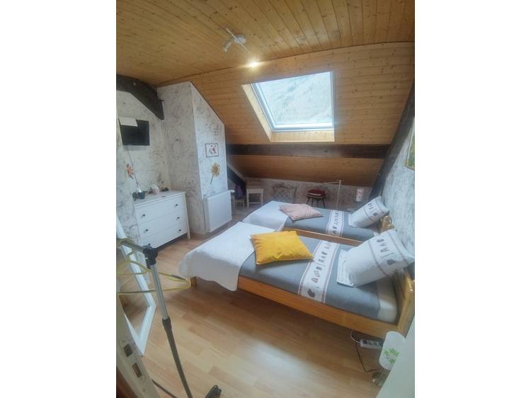 Photo 3 La Cascade - guest house - 8 people