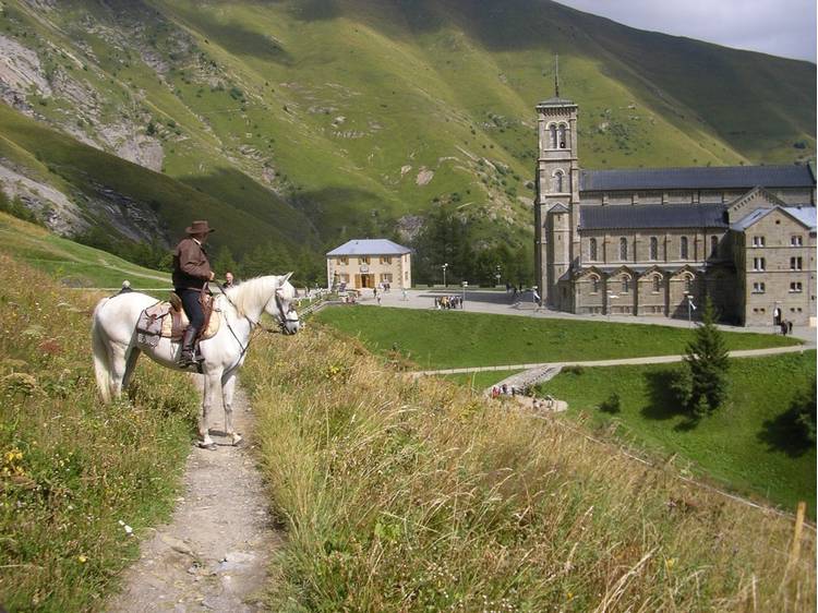 Photo 3 Dortoirs du sanctuaire de La Salette