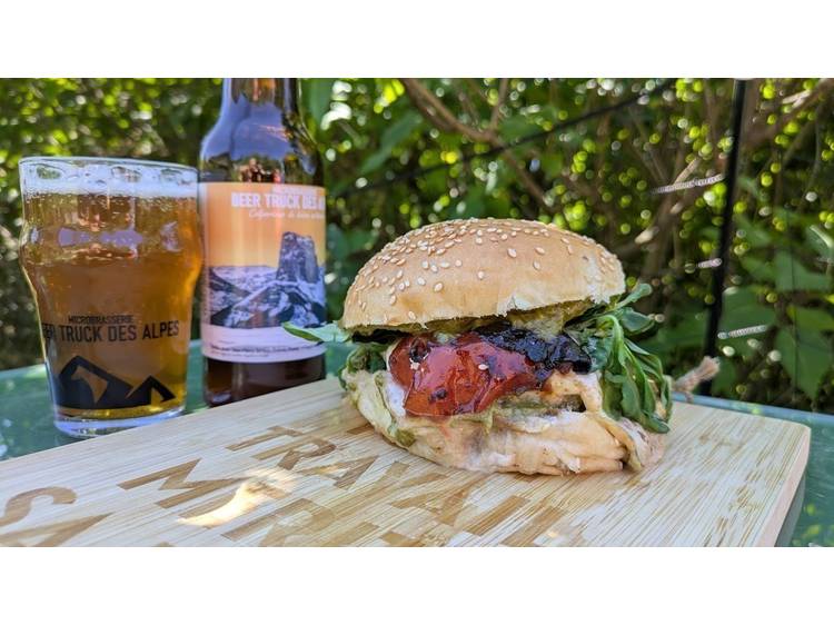 Photo 11 Alps Beer truck