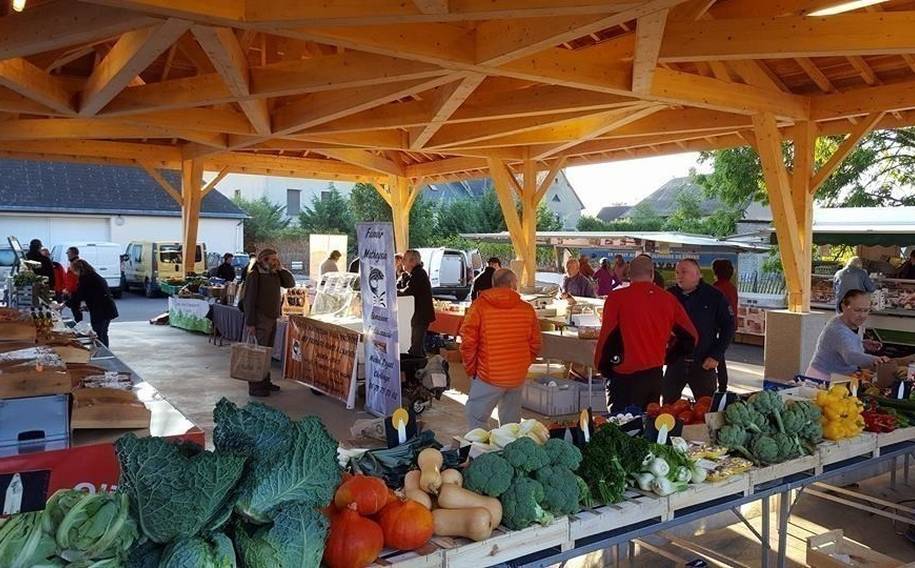 Marché de producteurs à Pierre-Châtel