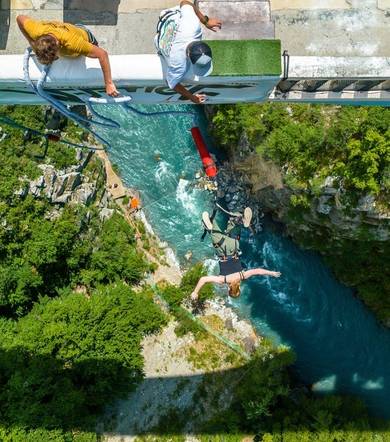 bungee jumping