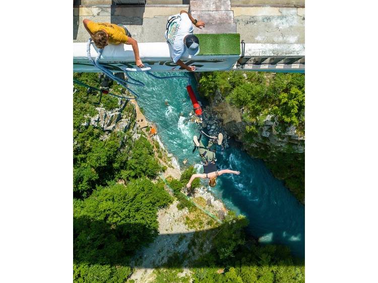 Photo 1 Saut à l'élastique au Pont de Ponsonnas - Vertige Aventures