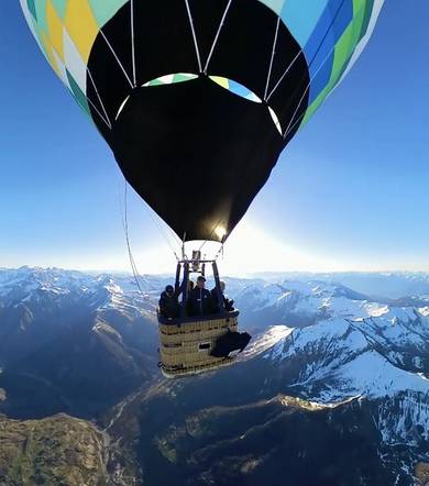 Baptême en montgolfière, Vue panoramique sur les Ecrins (au départ de Corps 38970)
