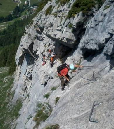 Damien Girard, moniteur de ski et encadrement via, escalade et tyrolienne