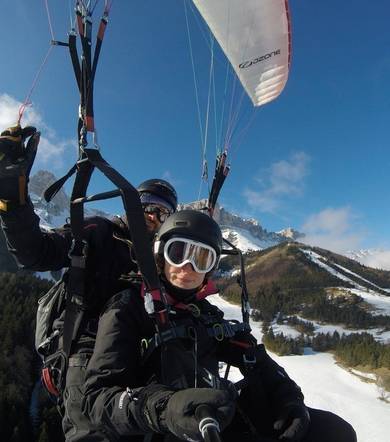 Tandem paragliding flight with skis - Is'Air Parapente
