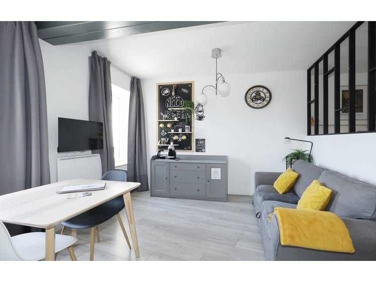 Photo 1 Breuil Station - Quai 2 - 2 adultes et 1 enfant