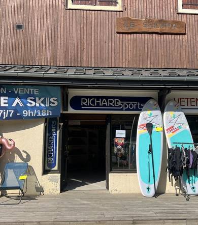 La Case à Skis à l'Alpe du Grand Serre en été