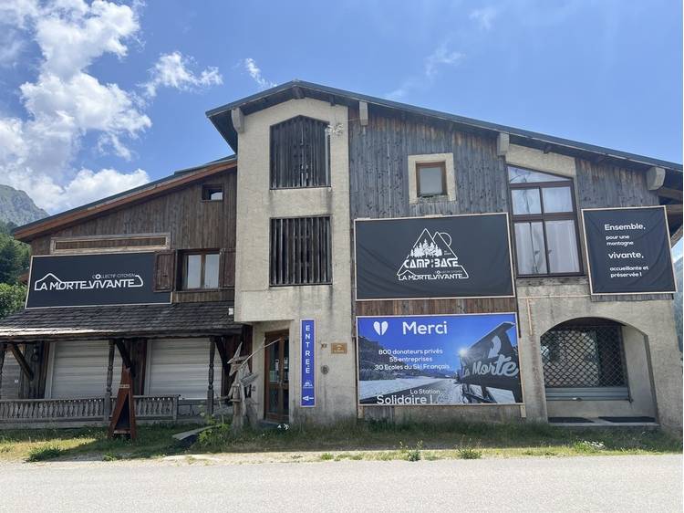 Foto 1 Camp de Base café associatif