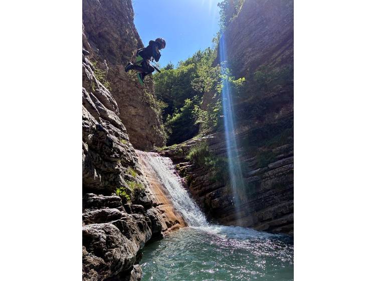 Photo 2 Canyoning découverte - Ecrins Spéléo Canyon