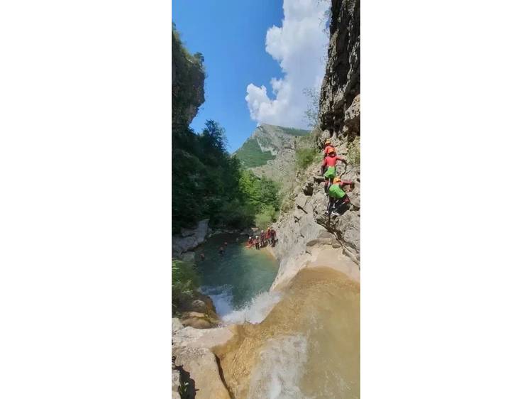 Photo 1 Canyoning découverte - Canyon de Rabou avec Ecrins Spéléo Canyon