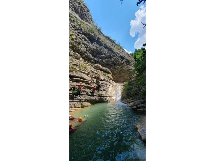 Photo 4 Canyoning découverte - Canyon de Rabou avec Ecrins Spéléo Canyon