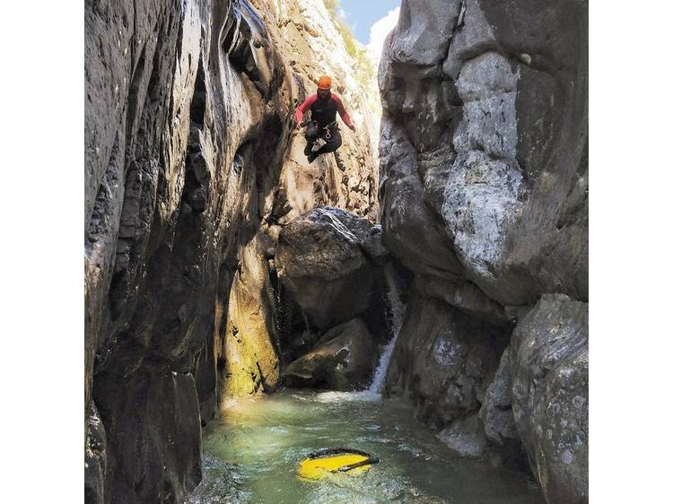 Photo 1 Canyoning découverte - Canyon de Rouanette avec Écrins Spéléo Canyon