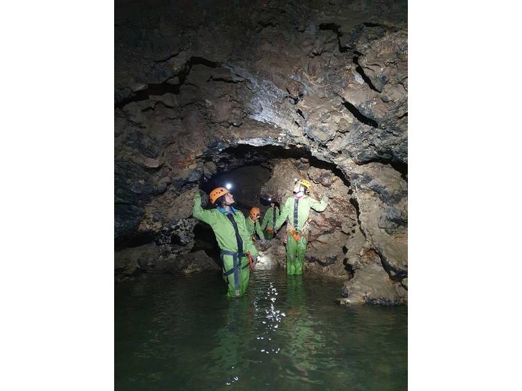 Photo 15 Spéléologie pour tous niveaux avec Écrins Spéléo Canyon