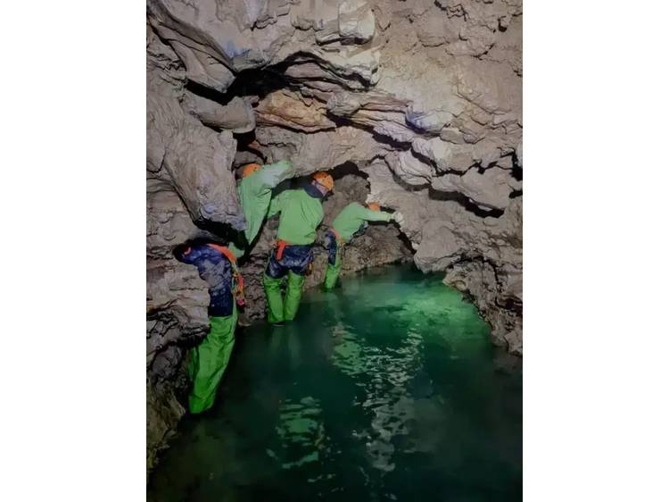 Photo 6 Spéléologie sportive au Puits des Bans dans le Dévoluy  avec Ecrins Spéléo Canyon