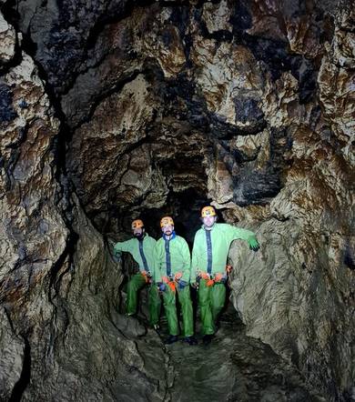 Spéléologie sportive au Puits des Bans dans le Dévoluy  avec Ecrins Spéléo Canyon