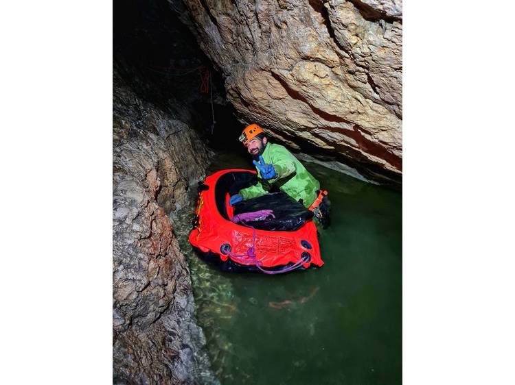 Photo 3 Spéléologie sportive au Puits des Bans dans le Dévoluy  avec Ecrins Spéléo Canyon