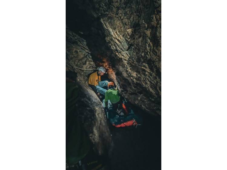 Photo 4 Spéléologie découverte - Grotte du Puits des Bans avec Ecrins Spéléo Canyon