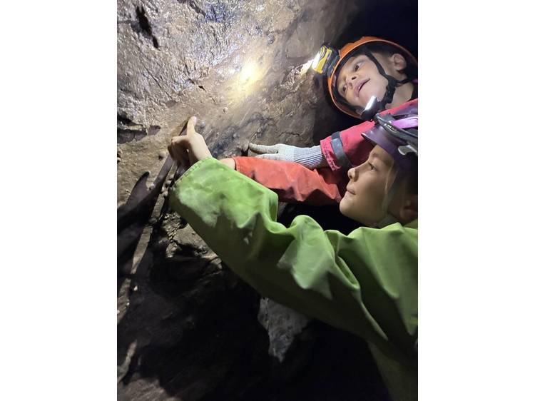 Photo 5 Spéléologie découverte - Grotte du Puits des Bans avec Ecrins Spéléo Canyon