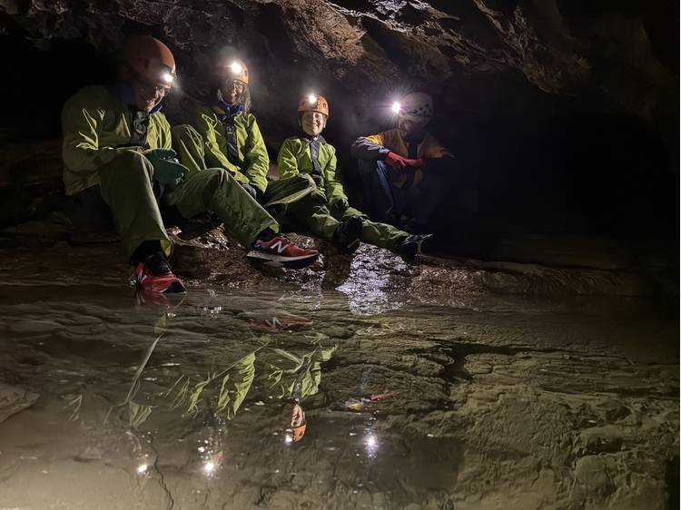 Photo 1 Spéléologie découverte - Grotte du Puits des Bans avec Ecrins Spéléo Canyon