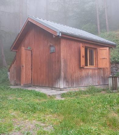 Unguarded refuge: the Poyet hut