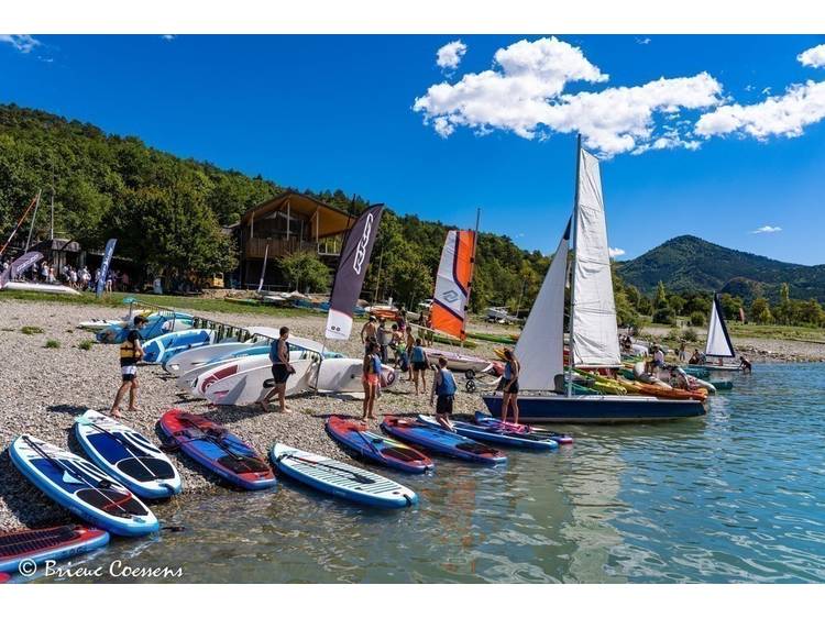 Photo 3 Foiling catamaran on Lake Monteynard