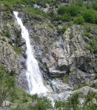 Promenade le long du  canal des Charmettes