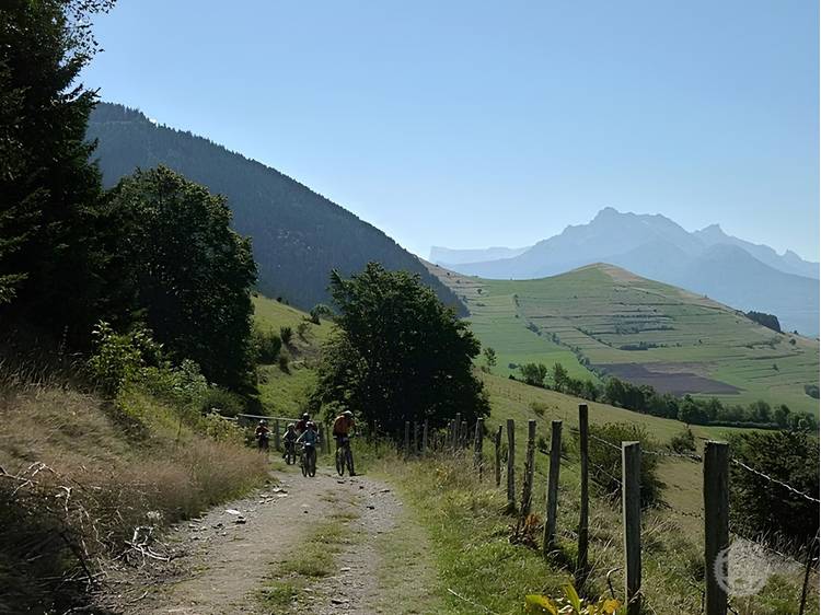 Photo 2 N°17 Les Balcons de L'aigle VTTAE - Rouge